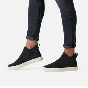 Rothy’s The Chelsea Ankle Boot Black Size 7.5